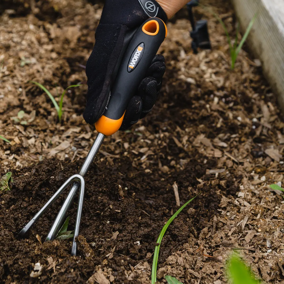 手曲げagサイクロン 3-Tine Hand Garden Cultivator (WG003) | WORX