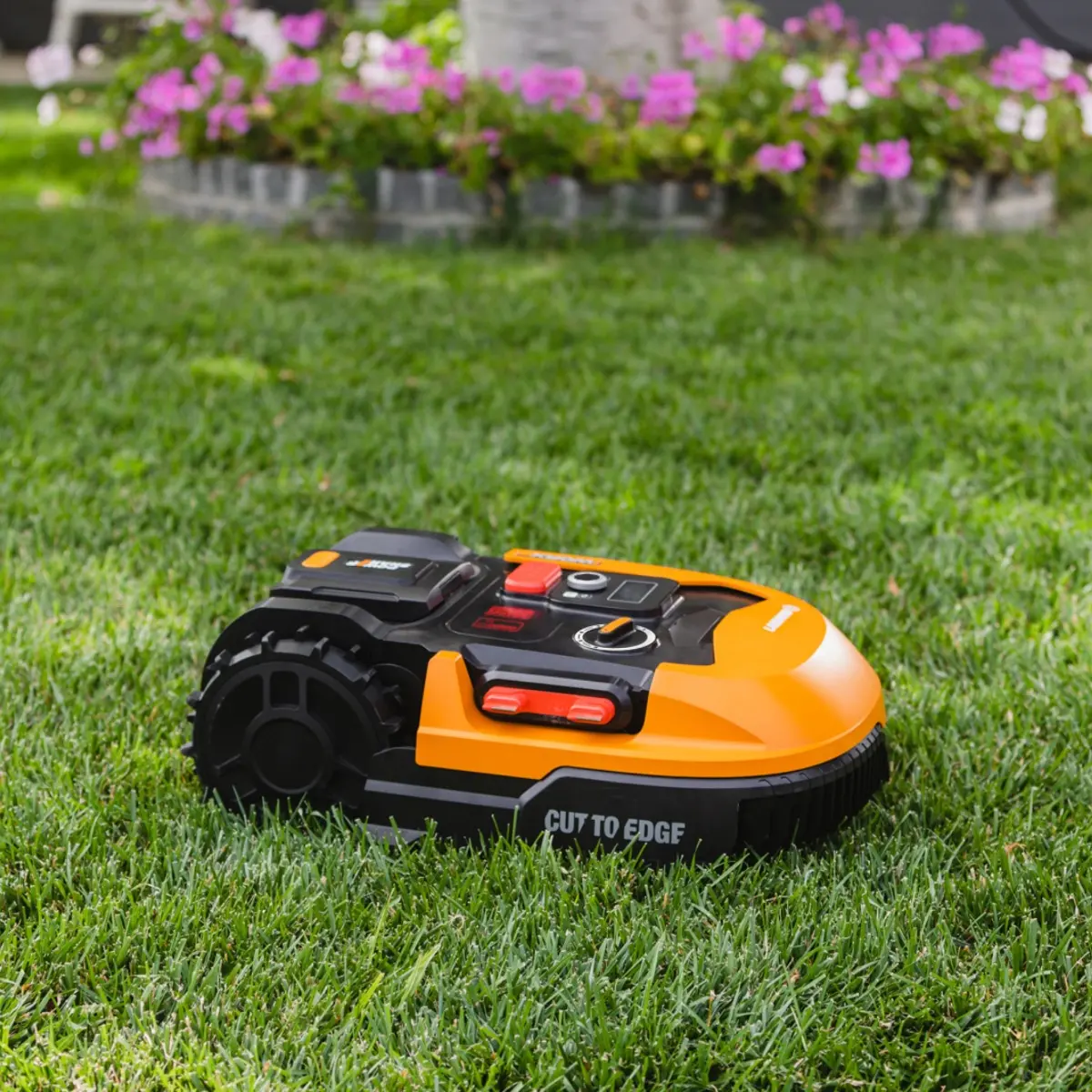 Landroid L 20V 6.0Ah Robotic Lawn Mower (1/2 Acre) | WORX