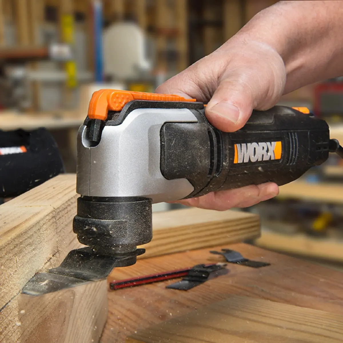 ワケル 2.5 Amp Oscillating Multi-Tool with 70pc Accessory Kit | WORX