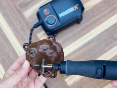 using the worx rotary tool to get bear on the nose a distressed look