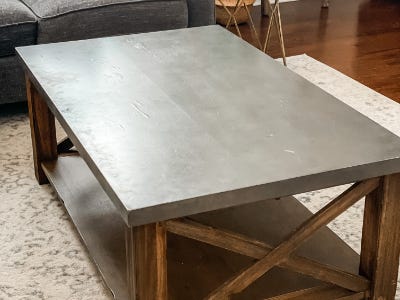 living room table on top of rug