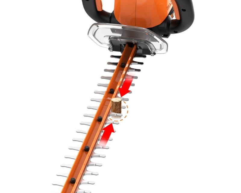 close up image of the hedge trimmer blade 