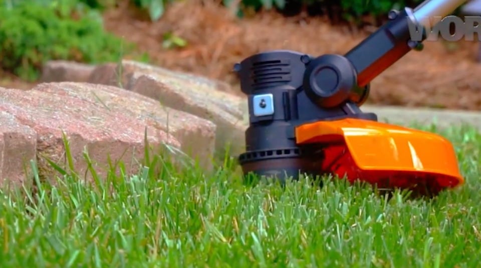 Worx (13) 40-Volt Lithium Ion Cordless String Trimmer & Edger